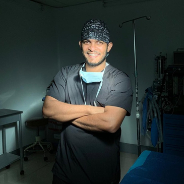 Slider image (6) Dr Carlos Gonzalez